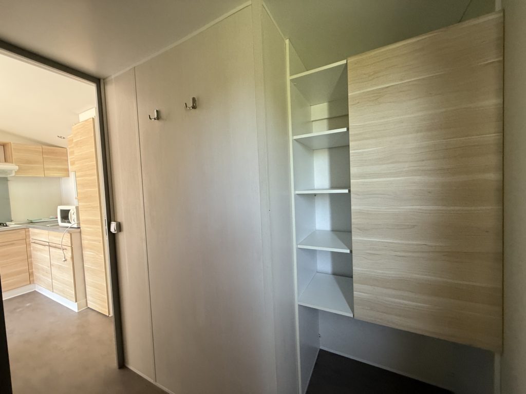 Mobilhome Pavin et Guéry grande chambre, rangements